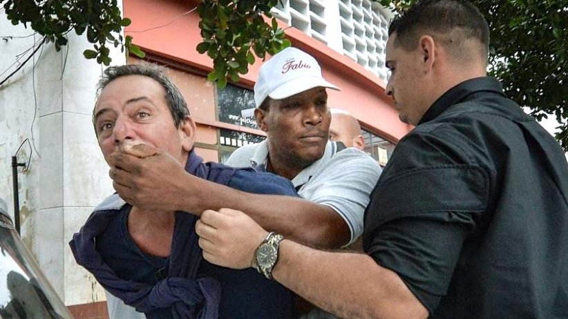 Observadores y opositores cubanos fueron reprimidos este domingo durante referendo