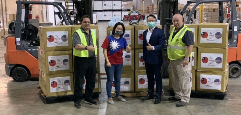 Llegaron a Florida 100 mil mascarillas donadas por Taiwán para combatir el COVID-19