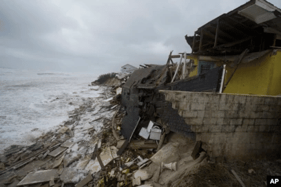 Preocupa a residentes daños en playas causados por Nicole