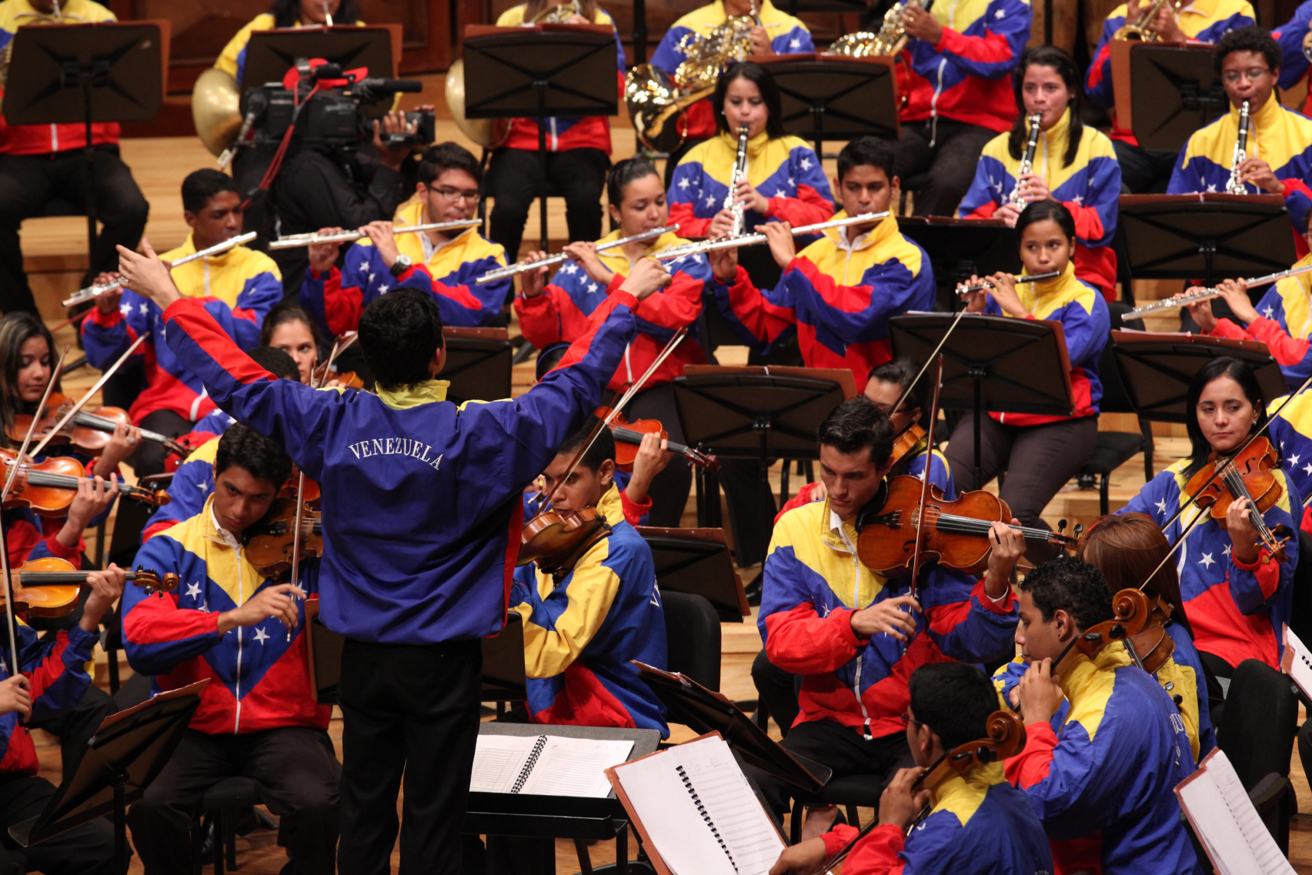 Secreto a voces: Denuncias por abusos sexuales empañan el Programa de Orquesta Juvenil de Venezuela