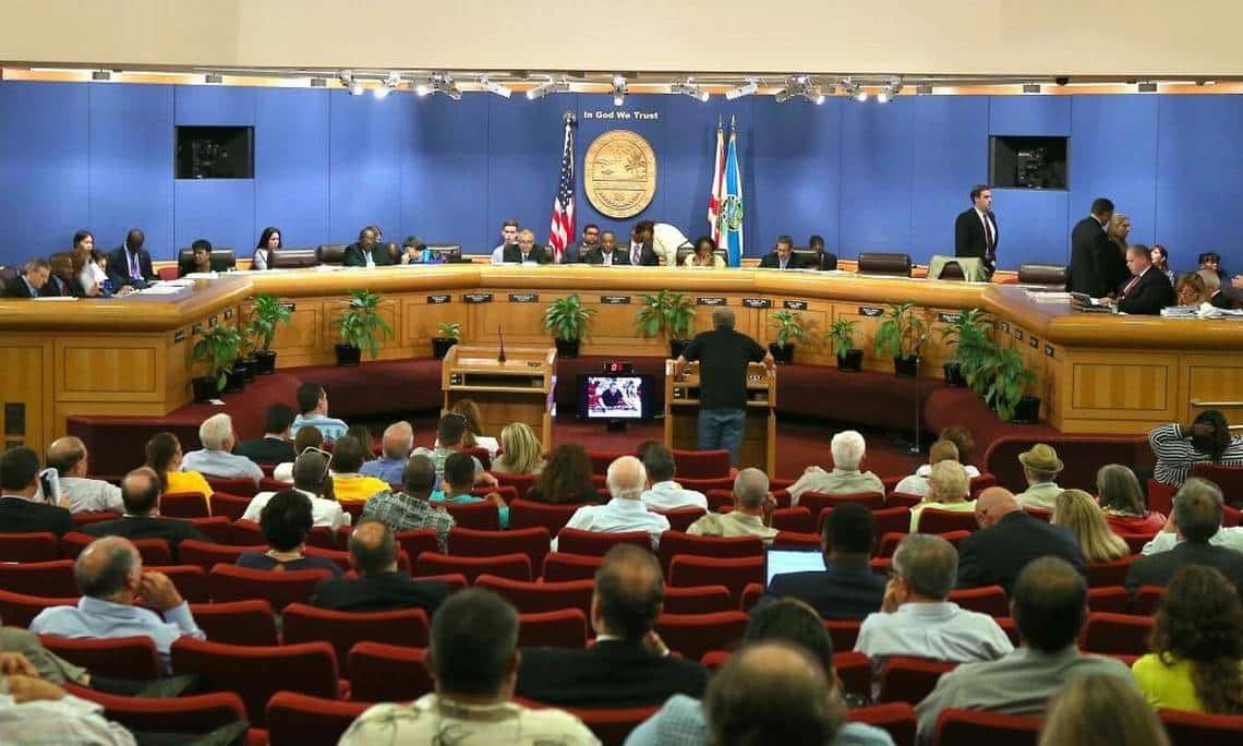 Programa de embajadores: $25 mil por año para excomisionados de Miami-Dade