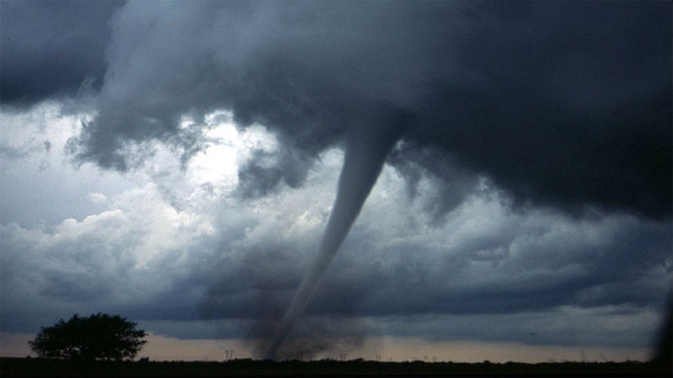 Reciben ayudas para afectados por tornados en Florida