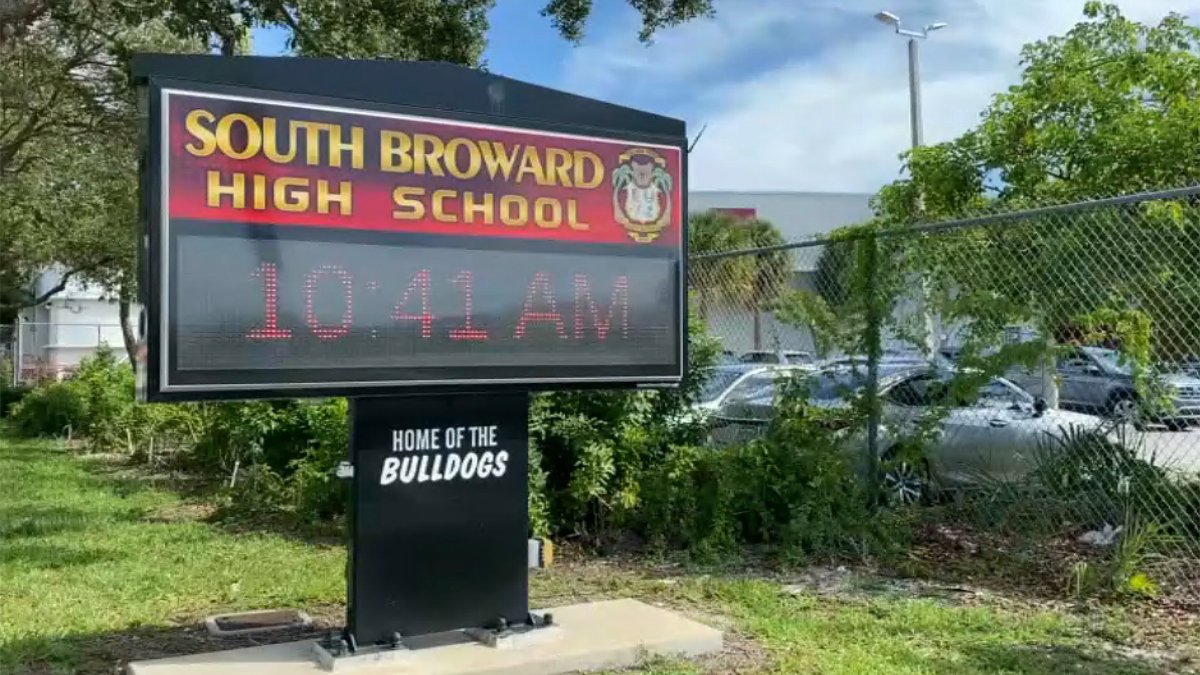 Arrestan a un adolescente por amenazar en redes sociales a la secundaria South Broward