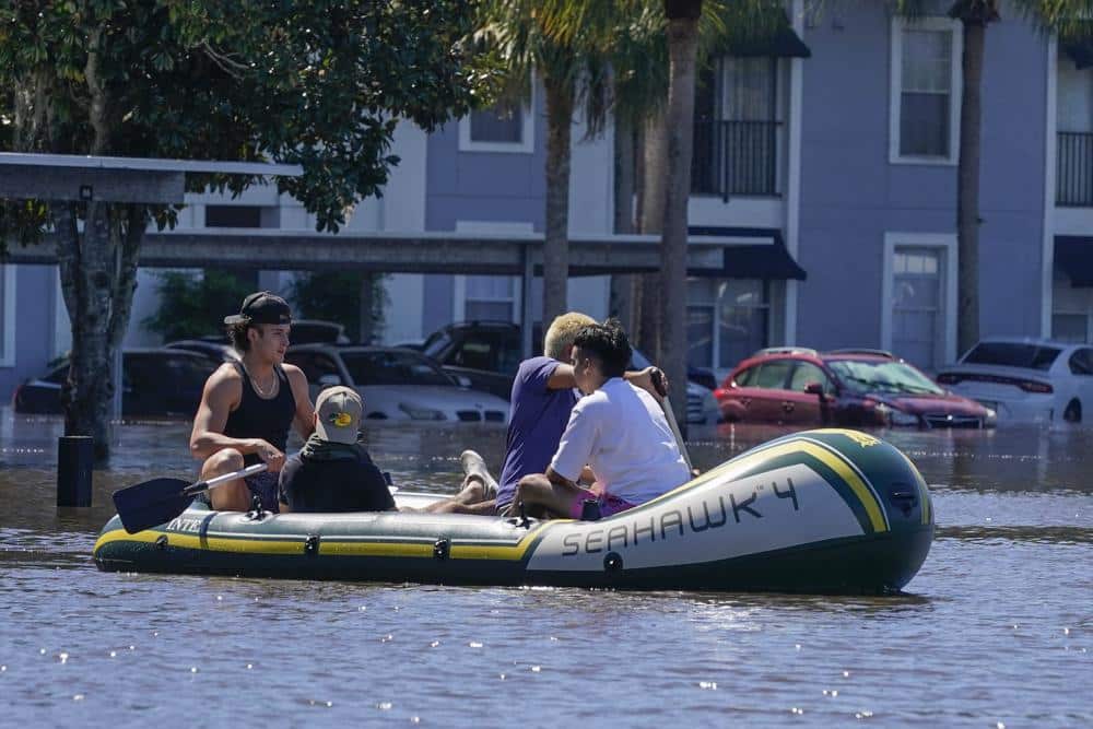 Estudiantes universitarios de Florida quedaron sin hogar tras inundaciones