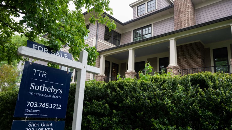 Ventas de casas subieron un 24,7% en julio, gracias a que los precios alcanzaron un nuevo récord