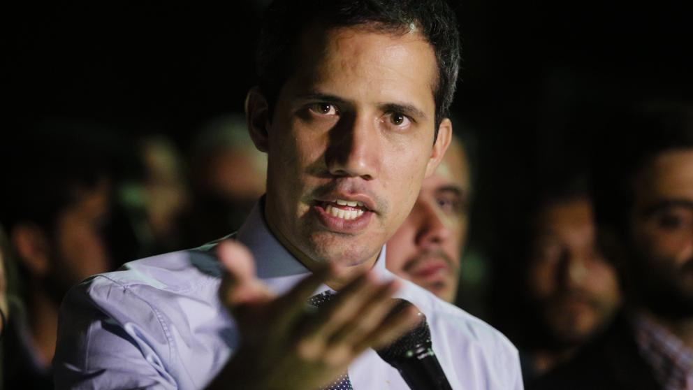 Guaidó se reúne con sectores sociales pero suspende acto público en Caracas