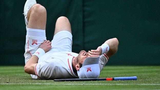Andy Murray sufrió una lesión en la ingle durante un partido en Wimbledon