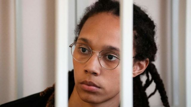 Rusia condena a 9 años de prisión a la estrella de la WNBA Brittney Griner