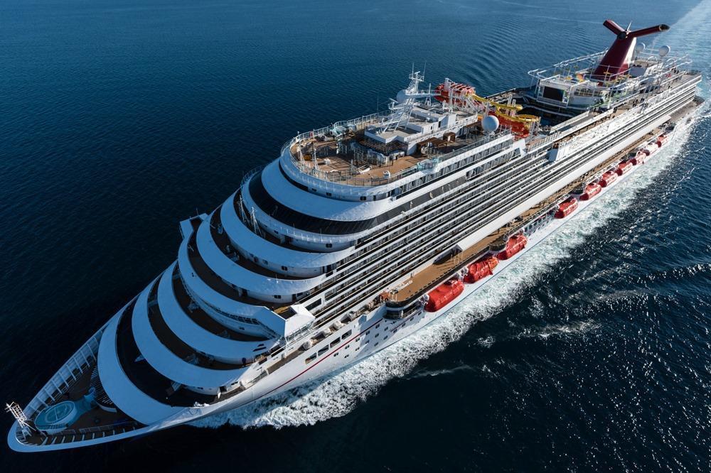 Muere hombre que saltó al mar desde un barco de Carnival Cruise
