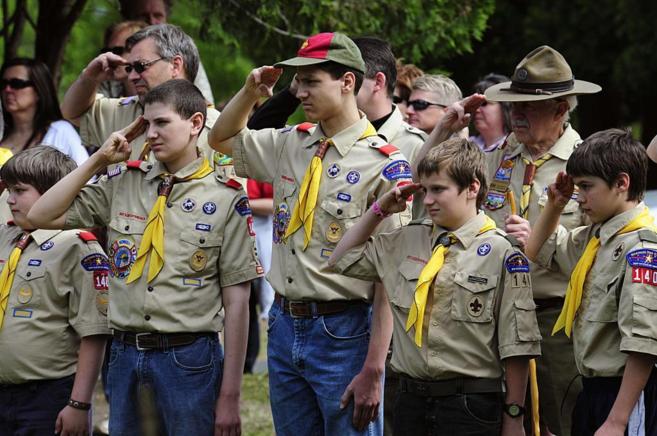 Más de 130 líderes de Boys Scouts son acusados por abuso sexual contra menores