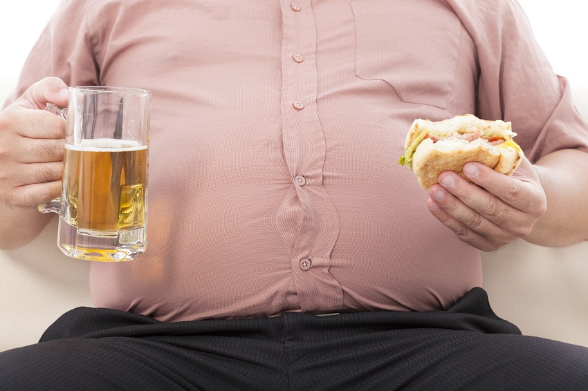 ¿Sabes por qué las personas con sobrepeso no deben consumir alcohol?