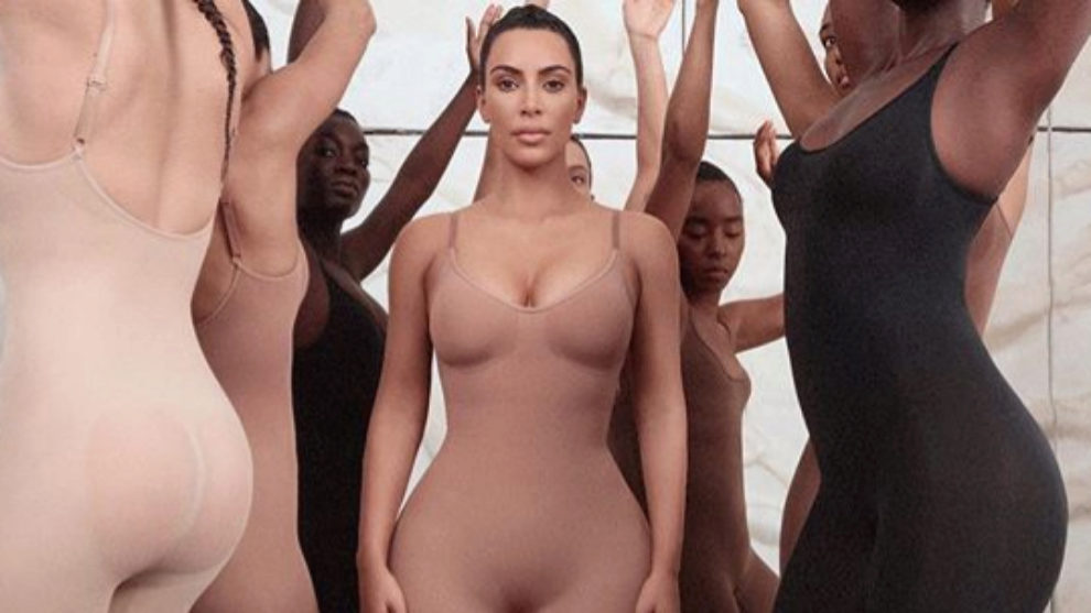 Kim Kardashian obtiene $2millones en dos minutos gracias a sus fajas