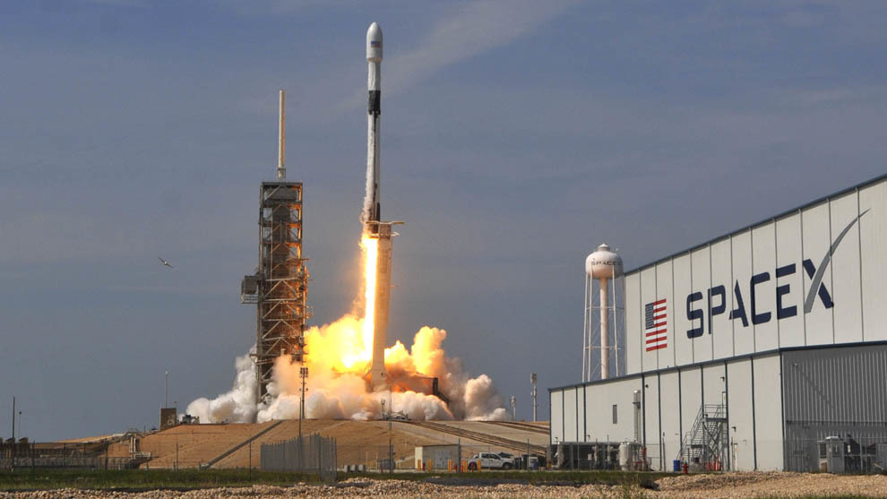 SpaceX lanzó al espacio un nuevo satélite de radio digital Sirius XM