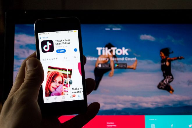 Estados Unidos estudia restringir el uso de TikTok y otras apps chinas