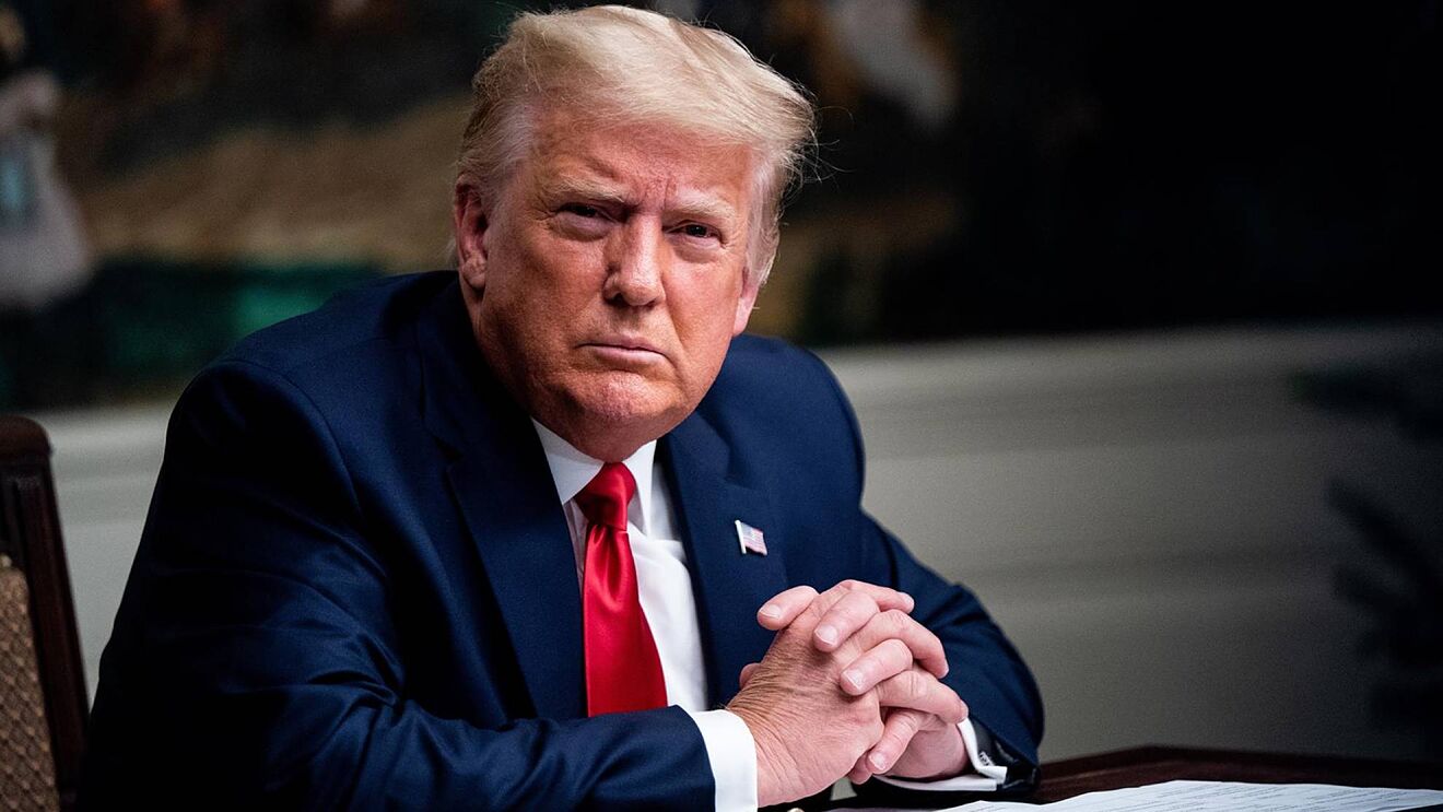 Hallan documento falso en el caso de allanamiento a Trump