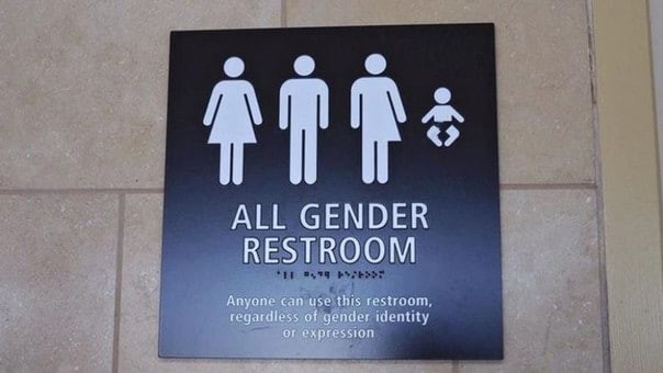 Adoptan nuevas reglas sobre baños transgénero… en Florida