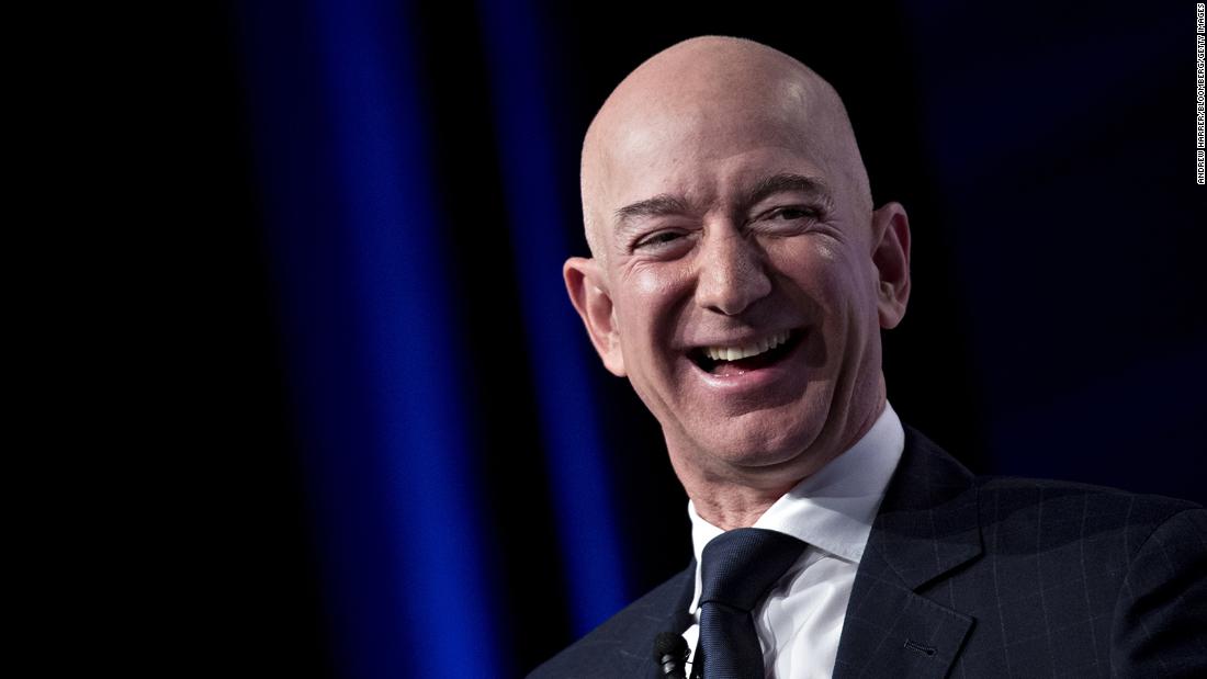 Jeff Bezos, el CEO de Amazon, ahora vale $200 billones