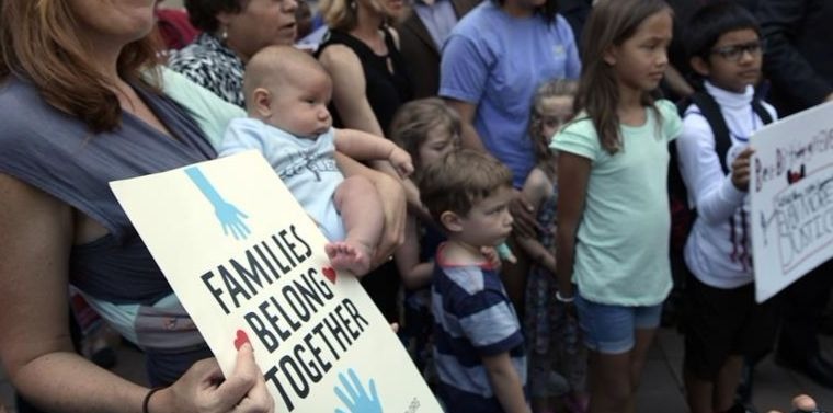 ONU urge a EEUU a cesar inmediatamente separación de niños migrantes de sus padres
