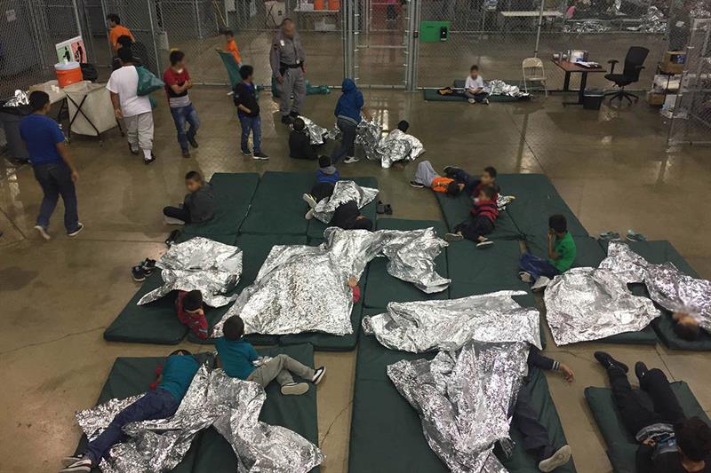 Demócratas tachan de “bárbaras” condiciones de detención de niños inmigrantes