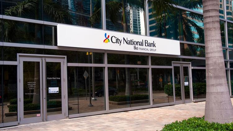 Banco de Miami autorizado a adquirir TotalBank por $ 528 millones