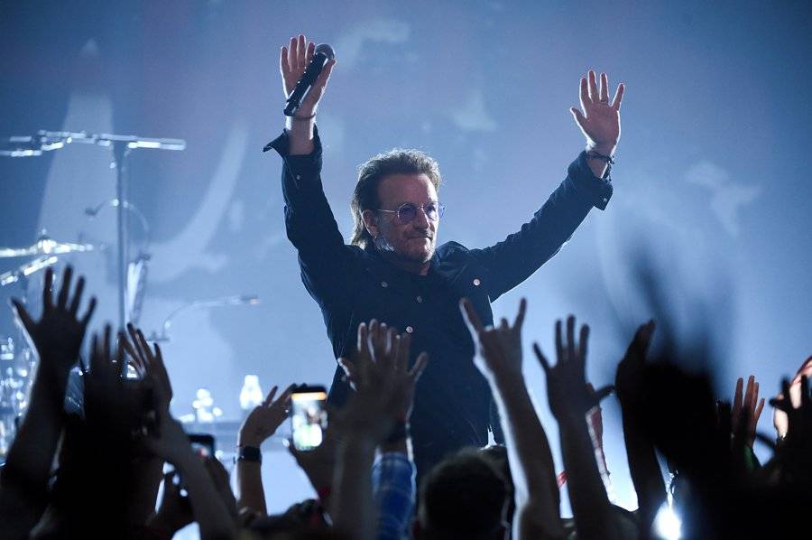 El emotivo homenaje de “U2” a Anthony Bourdain en Nueva York