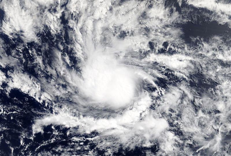 Beryl primer huracán de la temporada se fortalece en ruta a Antillas Menores