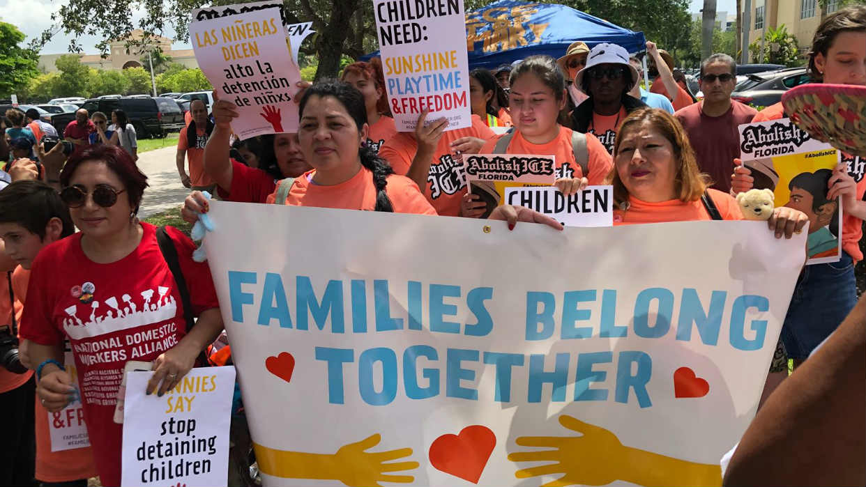 Senadora llevará juguetes a albergue para menores inmigrantes en Florida