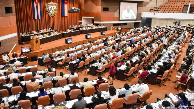 Parlamento cubano debate sobre el matrimonio igualitario en su nueva constitución