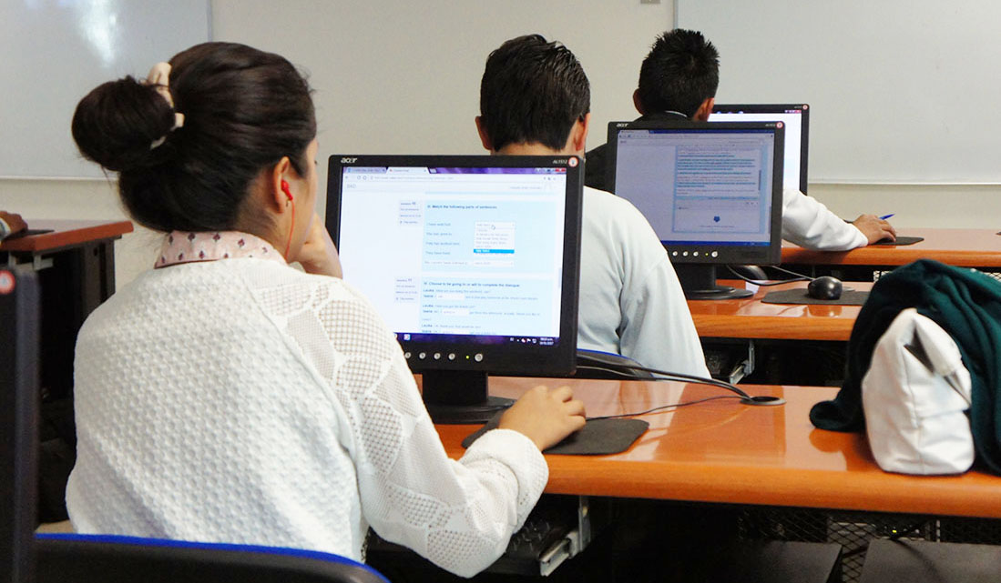 Universidad Nacional Autónoma de México presentó bachillerato en línea para hispanos