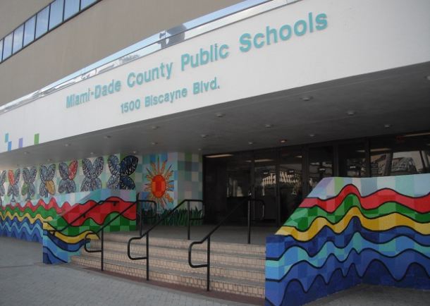 Escuelas en Miami-Dade, Broward y Palm Beach permanecen cerradas hoy