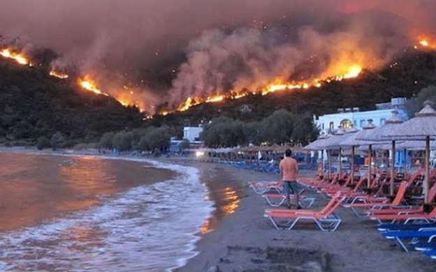 Devastador incendio cerca de Atenas causó la muerte de 74 personas