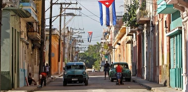 Cuba simplifica sus normas para facilitar la inversión extranjera