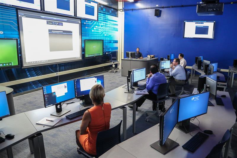 MDC inauguró centro pionero de seguridad cibernética en EE.UU.