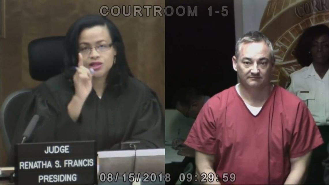 Cierran oficina federal en Miami después que juez amenazó a compañero