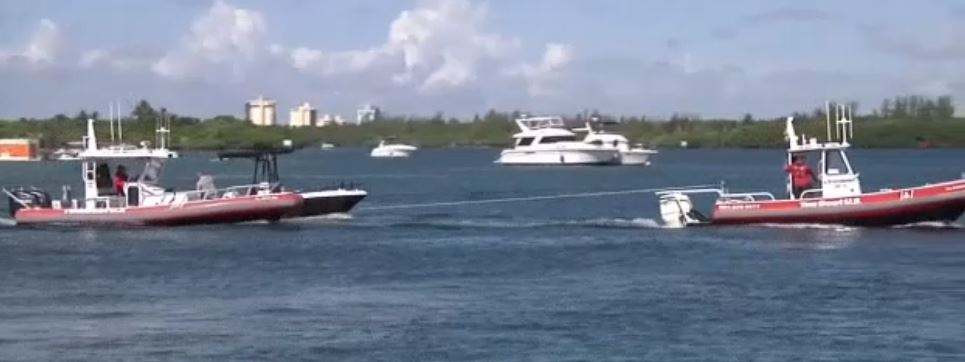Rescatan a tres hermanos de Miami en altamar