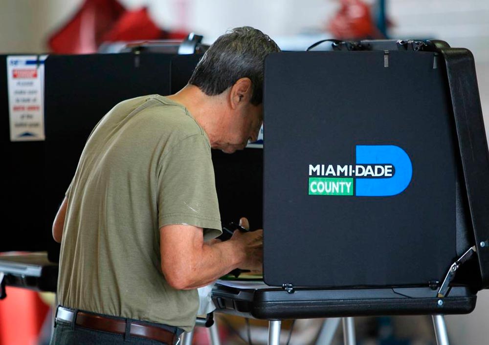 Demócratas piden tres enmiendas constitucionales para facilitar el voto en Florida