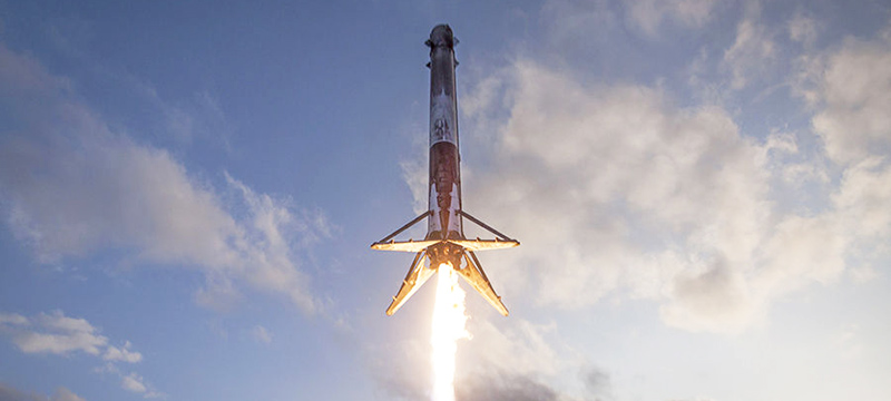SpaceX lanzó hoy un satélite de comunicaciones desde Cabo Cañaveral
