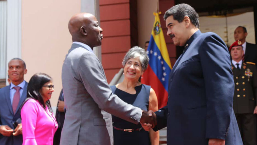 Maduro pide a Petrolera Shell que invierta en Venezuela