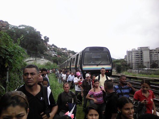 Caos en el Metro por apagón en Caracas