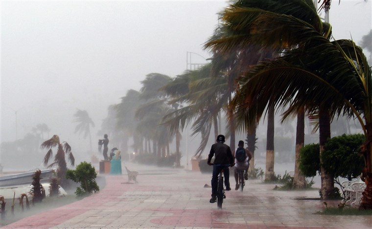 Nuevo record en el Atlántico por presencia simultánea de huracanes