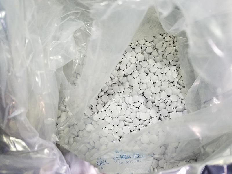 Farmaceuta vendió más de 1.000 pastillas de opiáceos a traficantes de drogas