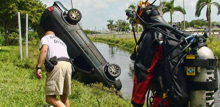 Los secretos trágicos de los autos hundidos en los canales del sur de la Florida