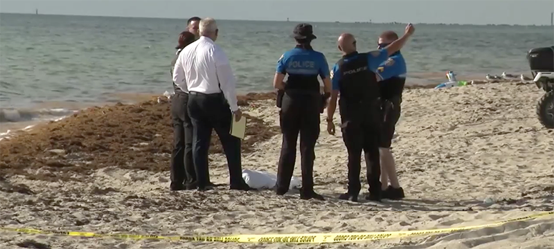 Hallan cuerpo sin vida de una mujer envuelto en sábana blanca en playa de Miami Beach