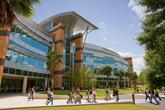Universidad de Florida Central reconoció el desvío de fondos estatales para construcción de edificio