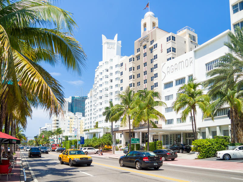 Miami-Dade ofrece “línea de ayuda” a quien necesita hoteles temporales para aislarse