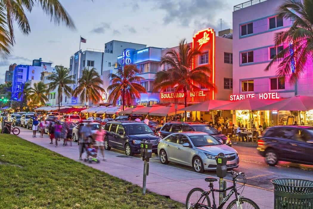 Hombre armado robó en un local de turismo de Miami Beach