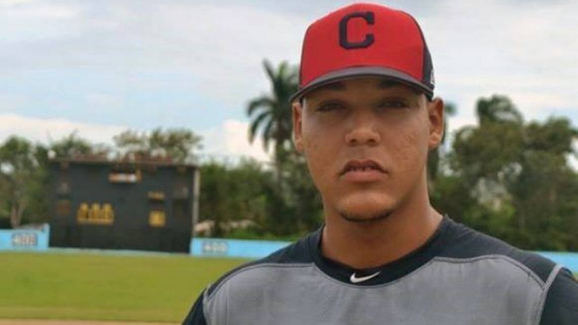 Beisbolista cubano abandonó contrato en EEUU para regresar a su país natal