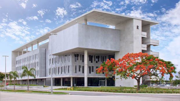 Campus Kendall y Norte del Miami Dade College abren hoy sedes de votación