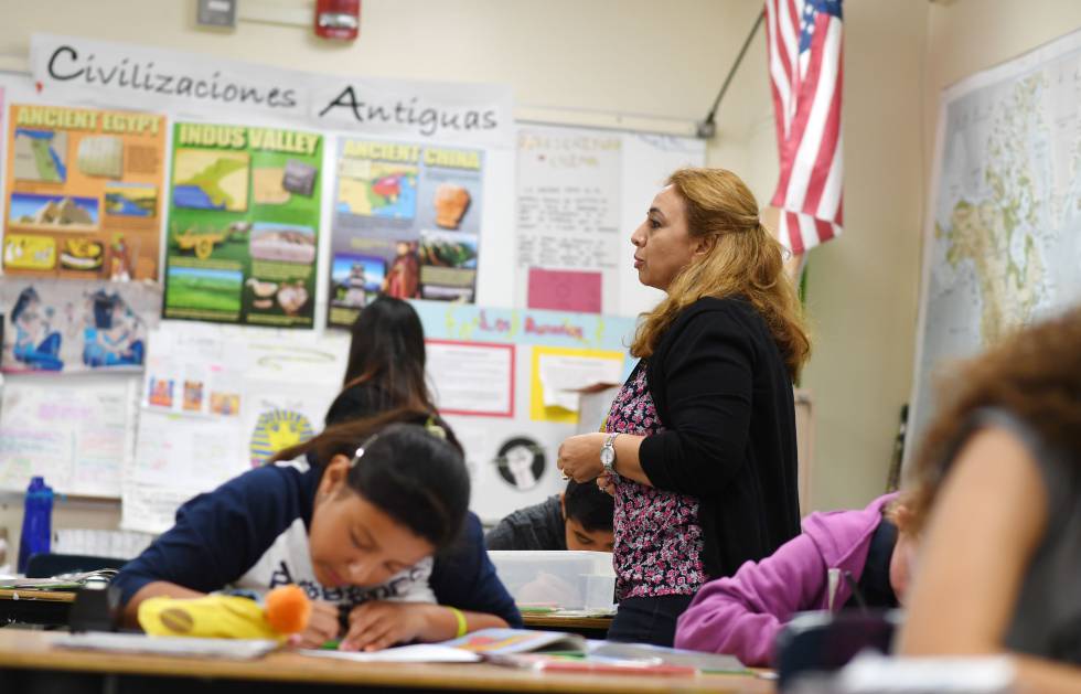Departamento de Educación de Florida fue demandado por reducir bonos a maestros