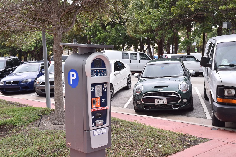 Autoridad de Estacionamientos de Miami dará una hora gratis a usuarios de app PaybyPhone